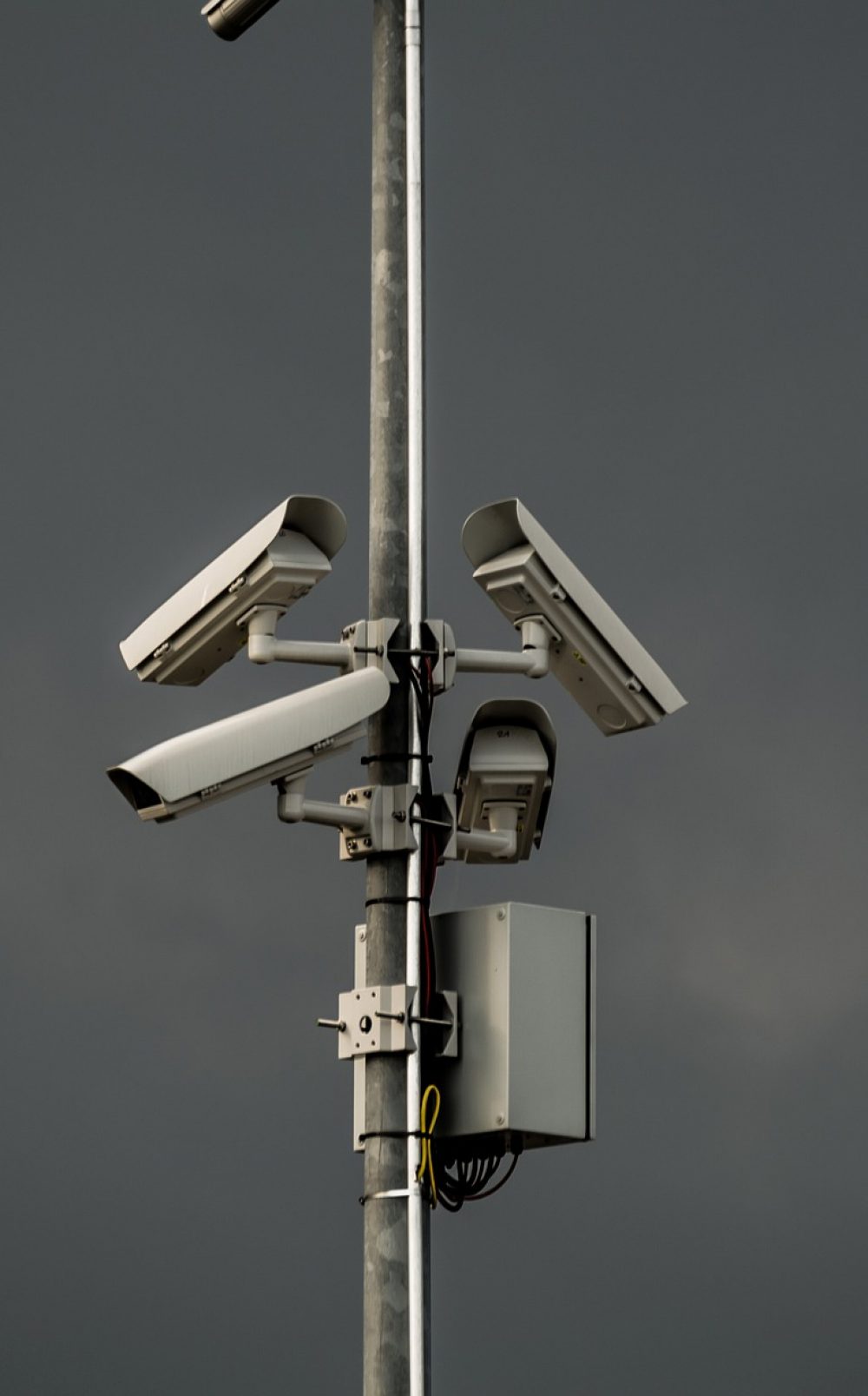 surveillance-2681084_1920